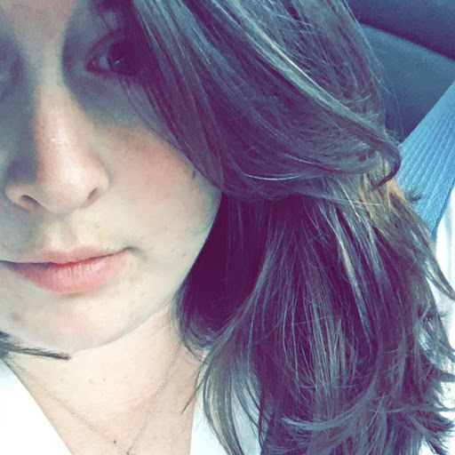 Sarah Larson Photo 12
