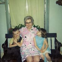 Julie Ingram Photo 29