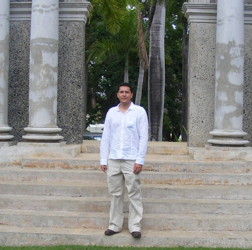 Andres Macias Photo 7