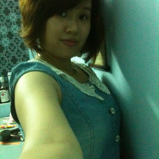 Nguyet Ho Photo 5