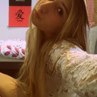 Cassandra Bloom Photo 6
