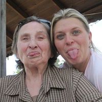 Stephanie Riggins Photo 28