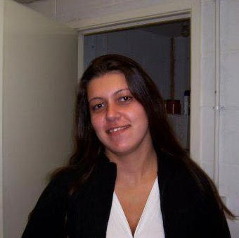 Claudia Santos Photo 29