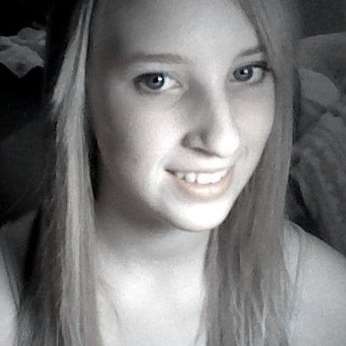 Leah Nicholson Photo 16