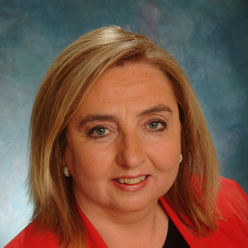 Maureen Robinson Photo 38