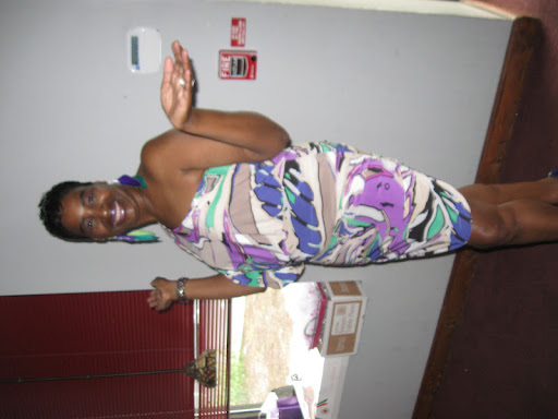 Angela Nixon Photo 41