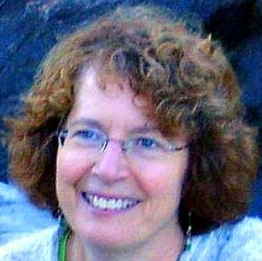 Paula Bates Photo 46