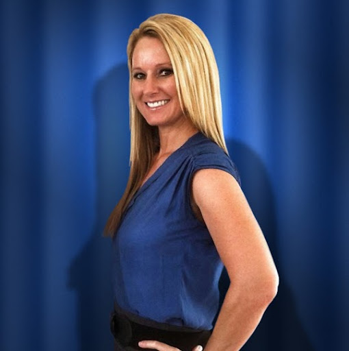 Traci Roberts Photo 31