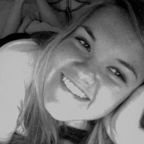 Emily Lowery Photo 12