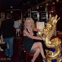 Elizabeth Lorenz Photo 38