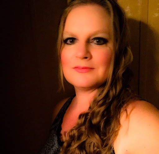 Kerri Robertson Photo 12