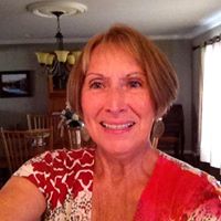 Sandra Dye Photo 16