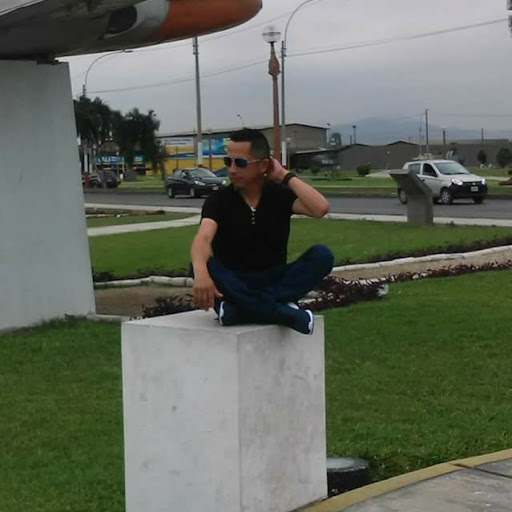 Edgar Escobar Photo 43