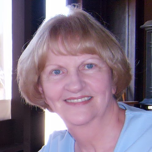 Laura Norman Photo 5