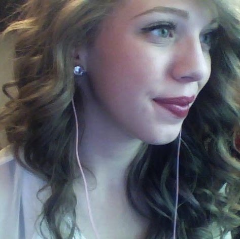 Emily Hutcheson Photo 21