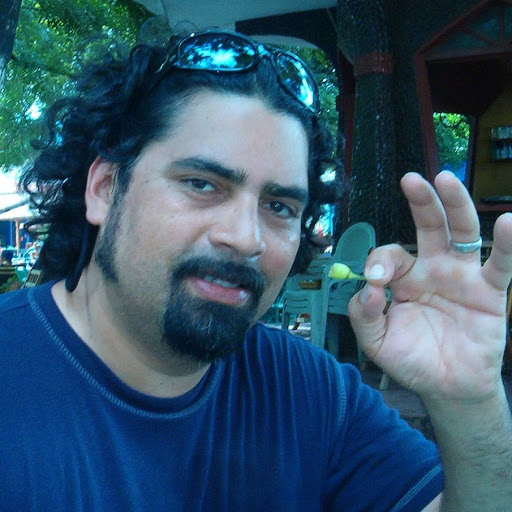 Hector Santiago Photo 32
