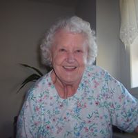 Betty Ritchie Photo 12