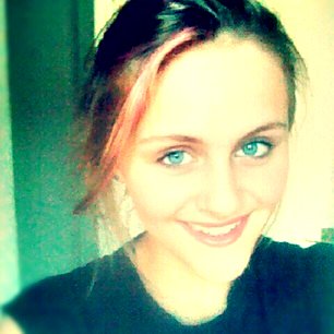 Leah Harvey Photo 7