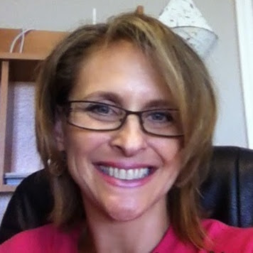 Angela Burnham Photo 27