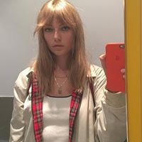 Sarah Holt Photo 31