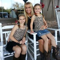 Nikki Capps Photo 14