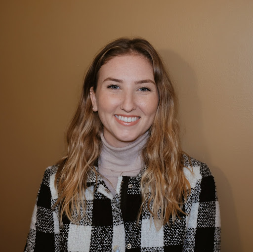 Emily Lincoln Photo 30