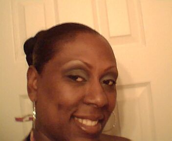 Angela Holloway Photo 28