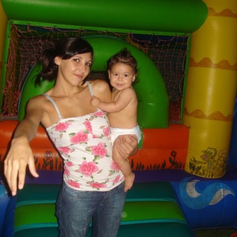 Debora Fuentes Photo 17