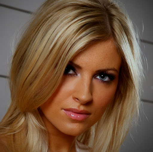 Lisa Kunz Photo 17