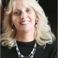 Carole West Photo 28