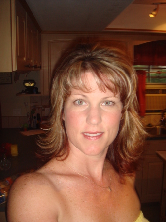 Robin Howe Photo 17