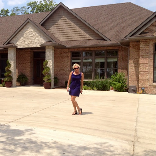 Lisa Garner Photo 45