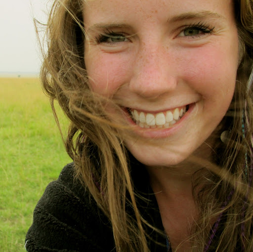 Annie Edwards Photo 14