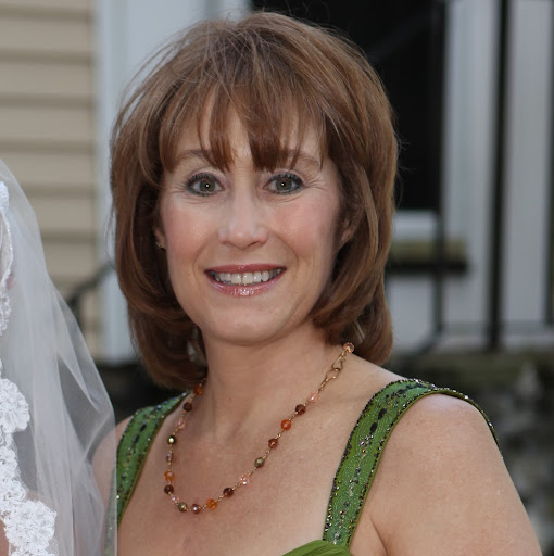 Elizabeth Weiss Photo 34