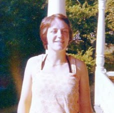 Elizabeth Warner Photo 24