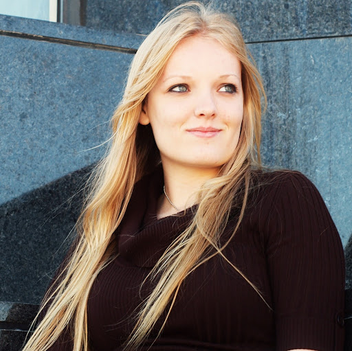 Laura Prosser Photo 9