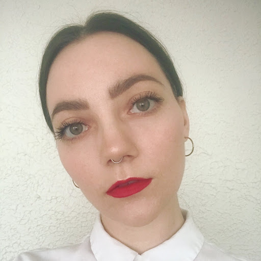 Emily Hardy Photo 16