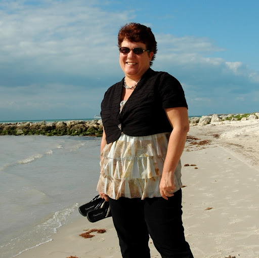 Tracey Lyons Photo 39