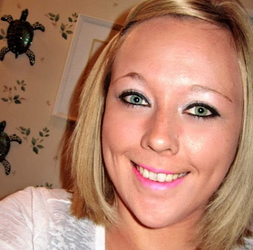 Amanda May Photo 8