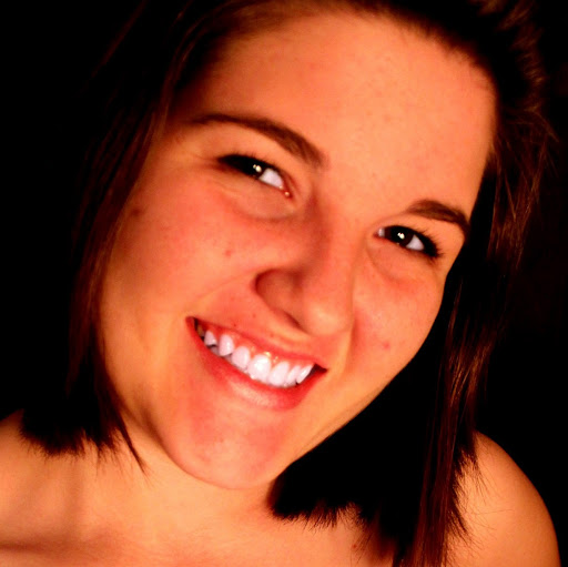 Lauren Simpson Photo 35
