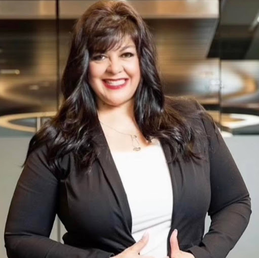 Michelle Gonzales Photo 23