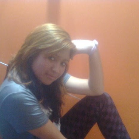 Elizabeth Diaz Photo 16