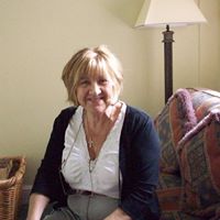 Julie Davies Photo 41