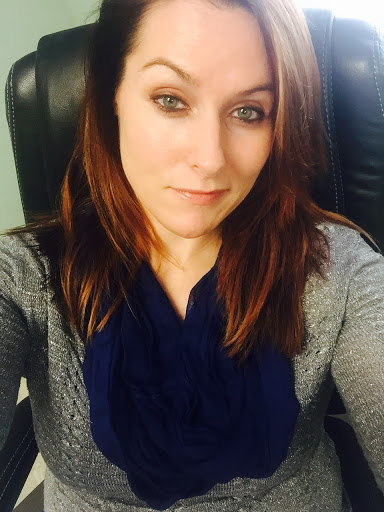 Holly Weeks Photo 32