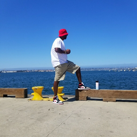 Raymond Oliver Photo 38