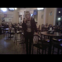 Paula Petersen Photo 9