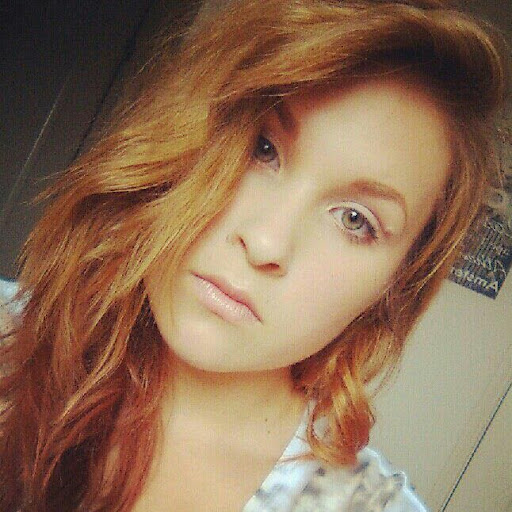 Amber Reynolds Photo 44
