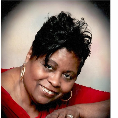 Betty Warren Photo 23