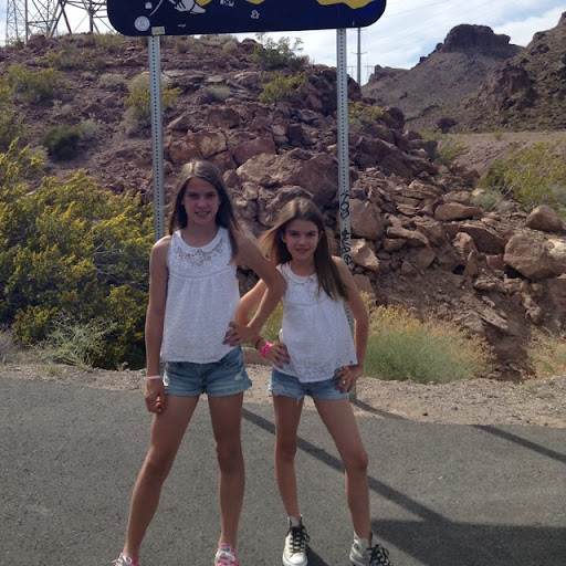 Mindy Martinez Photo 9