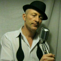 Robin Dyer Photo 30